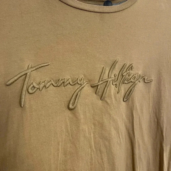 Tommy Hilfiger embroidered gold/brown Tee-Shirt size large - Picture 3 of 9